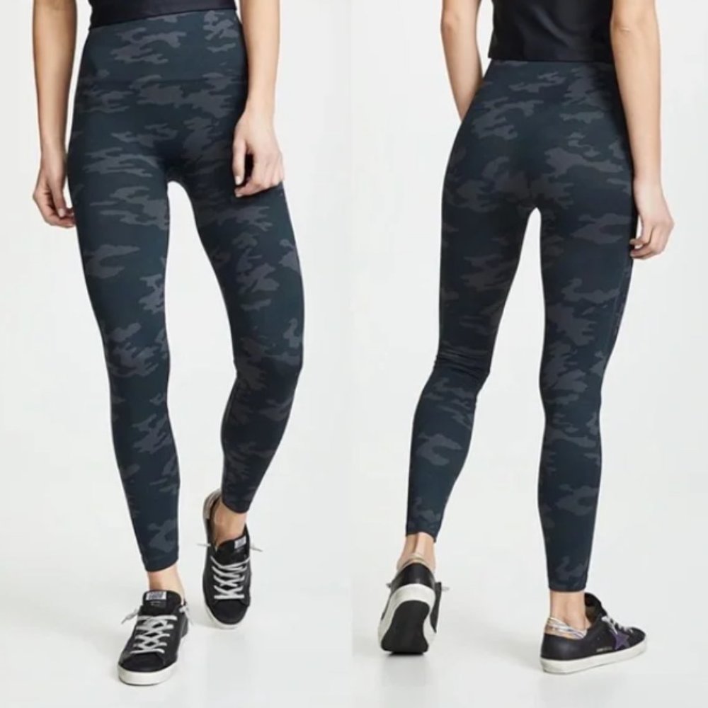 Spanx Look At Me Now Seamless Leggings in Black Camo